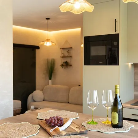 Stylish Two-room With A Sea View Апартаменти