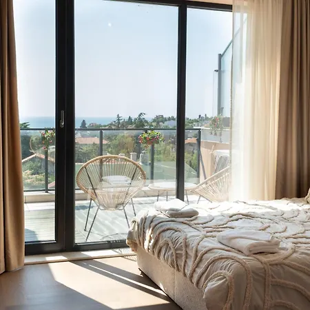 Апартамент Stylish Two-room With A Sea View Варна